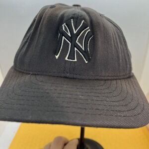 New York Yankees VTG New Era 59Fifty‎ Fitted Hat Size 7 1/8 Baseball Cap Used